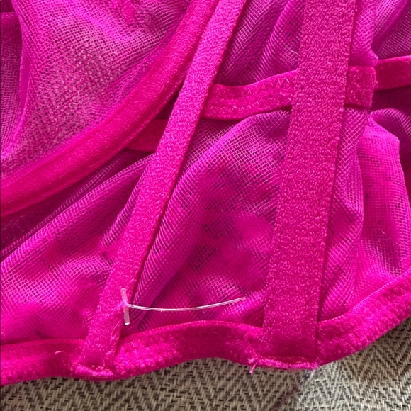 SKIMS Lace Unlined Balconette Corset - Fuchsia 2x - Picture 10 of 11
